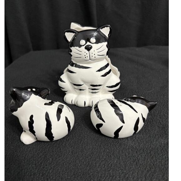 Burton & Burton Chester Cat 3 pc. Set Napkin Holder and Salt & Pepper Shakers - Picture 5 of 6